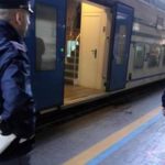 Napoli. Abusa di una minorenne in stazione, inseguito e arrestato