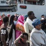 Ora lo dice anche il Papa: “Accogliere i migranti è un dovere, ma bisogna integrarli”