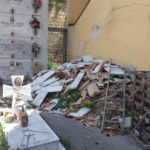 Marano, necroforo scivola dalla scala e si frattura il piede