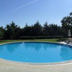 Domenica da incubo: in piscina troppo cloro, 50 intossicati, un bambino di 5 anni è grave