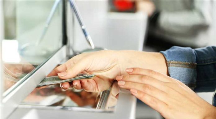 Meloni porta a casa il decreto bollette: prezzi più bassi per gas ed energia elettrica