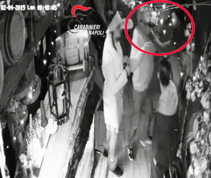 09.02.2019 mani al collo aggressione cc centro