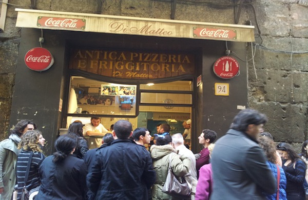 Pizzeria-Di-Matteo-Napoli-600x390-600x390
