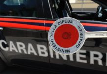 Casoria: si barricano in auto dopo essere fuggiti e aver tamponato un’auto. Carabinieri arrestano un 26enne e un 22enne inseguimento
