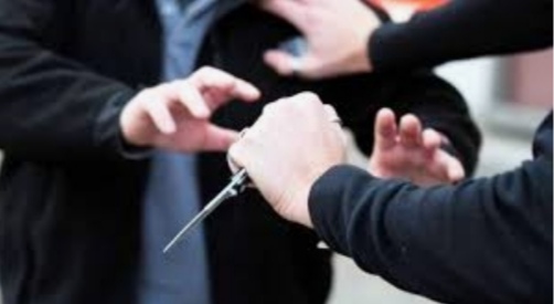 aggressione coltello