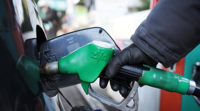 Via libera del Consiglio dei ministri al nuovo decreto carburanti che proroga il taglio delle accise