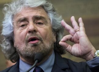 Il nuovo post di Grillo. “La democrazia deve imparare: il futuro non aspetta la politica”