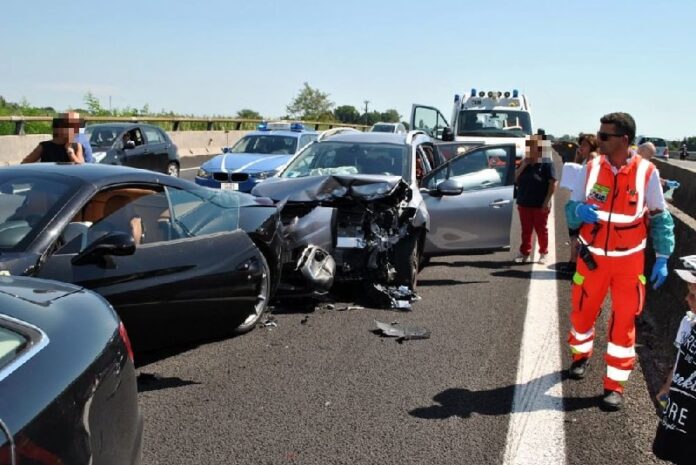 f6ca55c4-scontro-a3