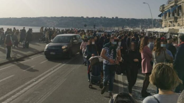 folla-e-assembramenti-696x392