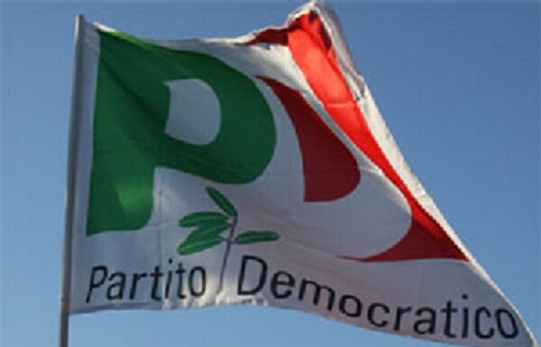 ERCOLANO, SEGRETARIO PD E CONSIGLIERE ALLA FESTA CON IL BOSS. PARTITO COMMISSARIATO, L’ENNESIMO CASO DI FREQUENTAZIONI INQUIETANTI DEI DEM. SCIOGLIMENTI PER MAFIA A RAFFICA, DA MARANO A CASTELLAMMARE. LA QUESTIONE MORALE E’ TUTTA LORO