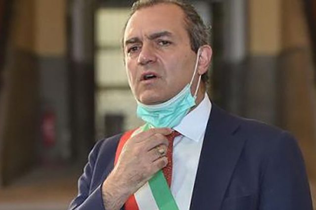 De-Magistris-mascherina-fascia-1609862774778