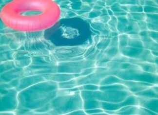 BIMBA DI 4 ANNI ANNEGA NELLA PISCINA DI UN HOTEL
