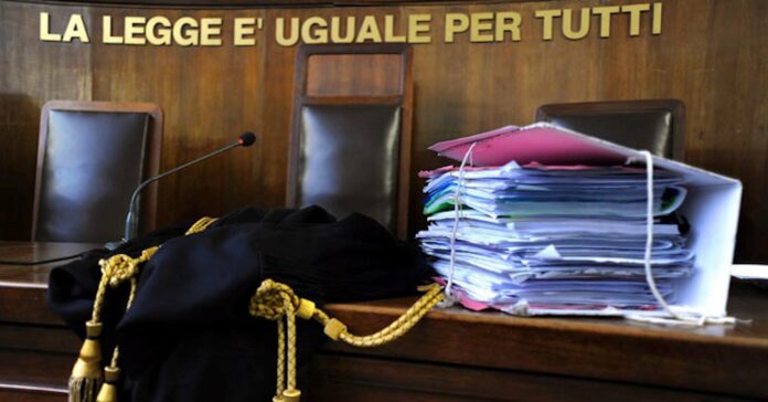 Aula_di_giustizia.jpg-