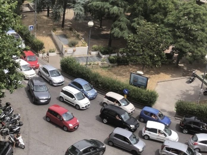 Napoli, piazza Medaglie d'Oro, traffico, 25_06_2021
