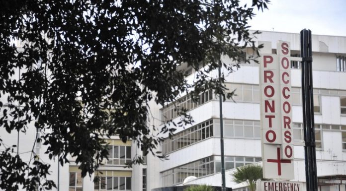Morta in terapia intensiva, il padre di Francesca: “Ho pagato intervento intromoenia per far morire mia figlia”