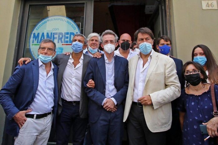 manfredi-con-azzurri-900x600