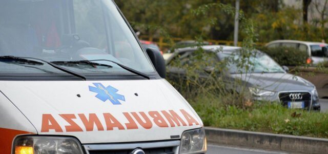 ambulanza_roma_via_cristoforo_colombo_incidente_lapresse_2019-640x300