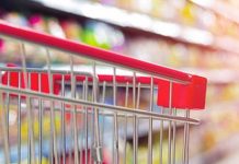 Campania, sciopero degli autotrasportatori: scaffali a rischio nei supermercati, protesta anche al porto di Napoli