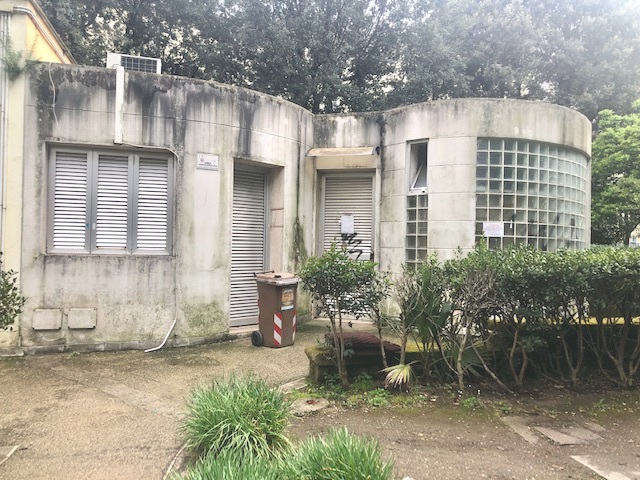 Napoli, parco Mascagna, servizi igienici chiusi