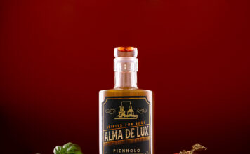 Il “Liquore artigianale al Pomodorino del Piennolo” dell’azienda Alma De Lux si aggiudica il Platinum ai WineHunter Award 2022 al Merano Wine Festival