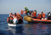 Migranti, crollo degli sbarchi a -80% e boom di rimpatri