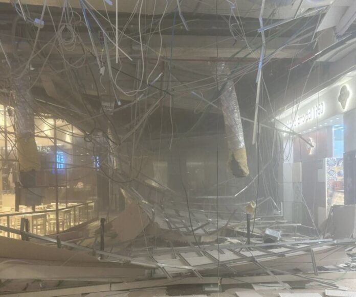 Crollo-al-centro-commerciale-Campania-768x642