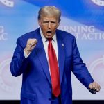 L’annuncio di Trump: “L’accordo con l’Iran ampiamente negoziato. Hormuz sarà riaperto”. Axios: “60 giorni di tregua e stop alle sanzioni”