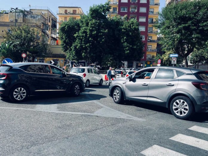 Napoli, piazza degli Artisti (1)