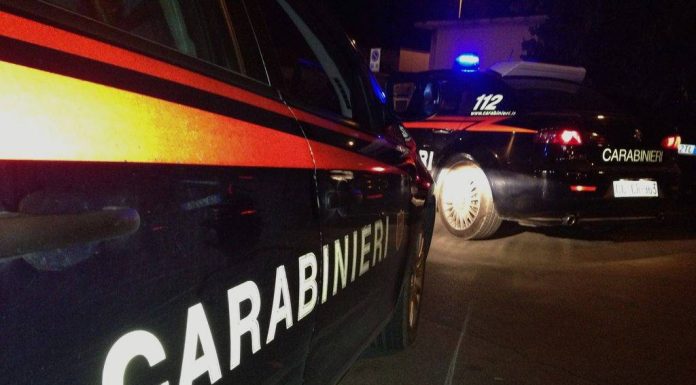 Mugnano, non si ferma all’alt dei carabinieri e tenta di investirli: arrestato