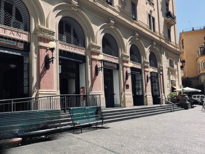Napoli, funicolare Centrale, stazione di piazza Fuga