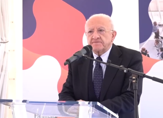 De Luca riaccende il lanciafiamme e attacca Conte, Bonelli e il Pd. Campo largo? Ormai è sempre più Campo Lavrov. Vicinanza alla Russia e agli estremisti islamici