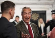 Farage rivince il seggio a Clacton ma diserta lo spoglio per motivi di sicurezza