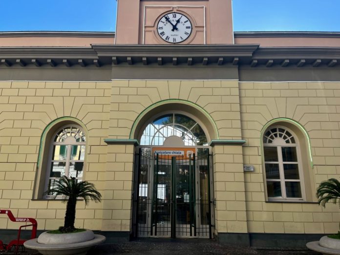 Napoli, funicolare di Chiaia, impianto chiuso