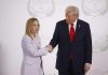 Donald Trump su Meloni: “Ha implorato di fare una foto, ha fatto pena”. Lei: “Falso, si è inventato tutto”.Tajani annulla viaggio