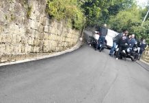 Incidente ai Camaldoli, caos in via Mandracchio: traffico paralizzato e proteste dei cittadini