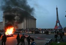 Parigi nel caos. Un morto, feriti, scontri e 780 arresti dopo il trionfo del Psg