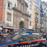 Napoli, padre accoltella il figlio 12enne e poi tenta il suicidio: arrestato
