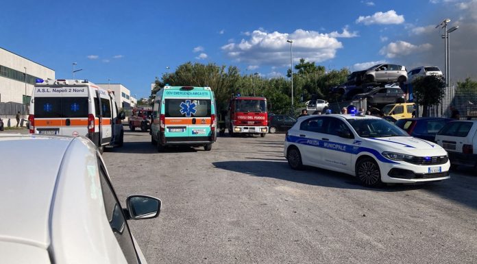 Marano, fiamme nell’area Pip: due ustionati, lavorano per una azienda di autodemolizione