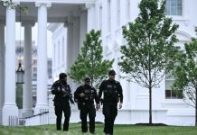 Spari all’esterno della Casa Bianca, ancora paura per Trump. Assalitore ucciso