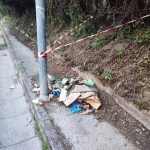 MARANO, POTATURA EFFETTUATA DAGLI OPERAI DEL VERDE, MA LA DITTA DELL’IGIENE URBANA NON RACCOGLIE E TUTTO RESTA A TERRA PER SETTIMANE. CARDELLICCHIO: A BREVE NUOVO INCONTRO OPERATIVO, IL SERVIZIO DEVE MIGLIORARE