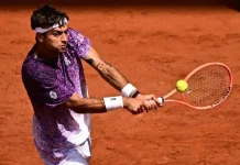 IMPRESA COBOLLI A PARIGI: L’AZZURRO BATTE SVAJDA E VOLA AI QUARTI. ORA BERRETTINI E ARNALDI
