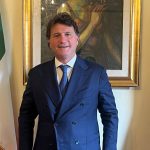 Senatore di Forza Italia denunciato per violenza sessuale. Silvestro respinge le accuse: “Mai successo nulla”.