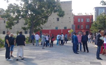 “Colpita mentre ero su una panchina”: la denuncia di una cittadina sulle battaglie d’acqua nel centro di Marano