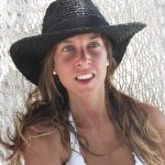 Sara muore a Mykonos durante l’addio al nubilato: l’incidente in auto in Grecia a pochi giorni dal matrimonio