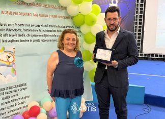 Centro Aktis premiato dall’Istituto Socrate-Mallardo per il sostegno al progetto “Una scuola che aiuta”