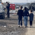 Blitz dei carabinieri nel campo rom di Giugliano: tutti gli alloggi rubavano energia elettrica