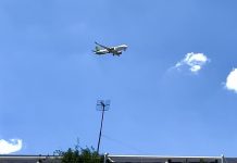Napoli: troppi aerei rombanti sulla collina vomerese Fioccano le proteste per l’inaccettabile quanto datata “servitù di aerodotto”