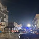 Auto in fiamme a Marano, strada chiusa nei pressi del centro Aktis: sul posto vigili del fuoco e carabinieri