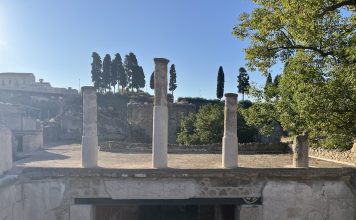 A ERCOLANO TORNA ALLA LUCE, DOPO QUASI TRENT’ANNI DI SILENZIO, LA CASA DEL MOBILIO CARBONIZZATO
