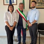 CALVIZZANO. IL 𝗖𝗢𝗠𝗨𝗡𝗘 𝗦𝗜 𝗥𝗔𝗙𝗙𝗢𝗥𝗭𝗔 CON 𝗡𝗨𝗢𝗩𝗜 𝗗𝗜𝗣𝗘𝗡𝗗𝗘𝗡𝗧𝗜